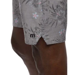 Travis Mathew Men's Western Way Boardshort 2023 -Snow Gear Shop 1MY364 0HSL 5