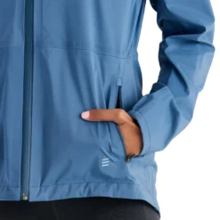 Free Fly Women's Cloudshield Rain Jacket 2023 -Snow Gear Shop FREE FLY WOMENS CLOUDSHIELD RAIN JACKET HERON BLUE DETAIL 2 min