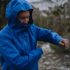 Marmot Men's Minimalist Pro Jacket 14 Marmot Men's Minimalist Pro Jacket -Snow Gear Shop M MINIMALIST JACKET DARK AZURE DETAIL 3 min