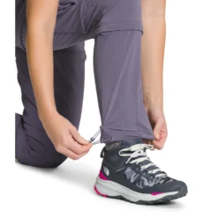 North Face Women's Bridgeway Zip-Off Pant 2023 -Snow Gear Shop NF0A7ULX N14 modelalt1