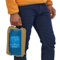 Patagonia Black Hole Duffel 40L 2023 -Snow Gear Shop WBS22 49338 APBL VRSTUFFcopy